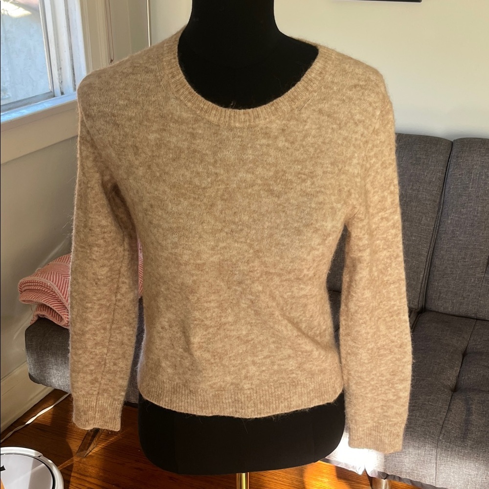 Nanushka Soft Beige Crew Neck Sweater Size Small - Picture 1 of 3